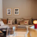 Goldhorn In&out Apartman *