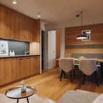 Goldhorn In&out Apartman *