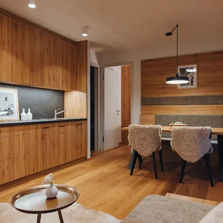 Goldhorn Apartment *